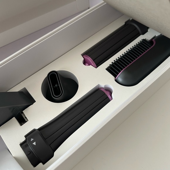 NWT Funflow 5 in 1 Hair Styler Hair Dryer Curling Volumizing Smoothing & Styling - Picture 2 of 7